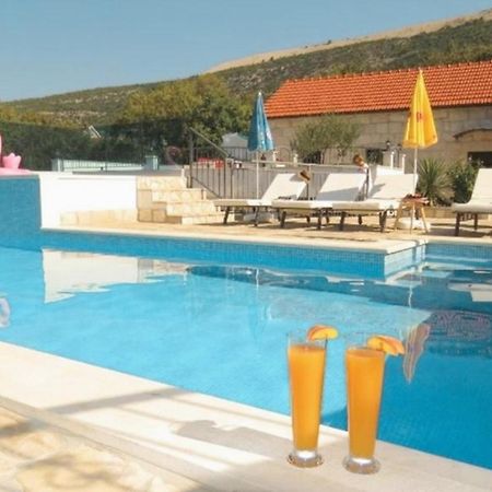 Dvori Stipanovi With Heated Pool And Jacuzzi Villa Donje Rascane Bagian luar foto