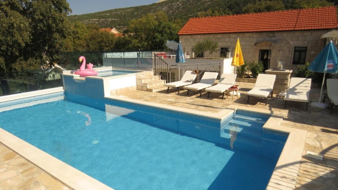 Dvori Stipanovi With Heated Pool And Jacuzzi Villa Donje Rascane Bagian luar foto
