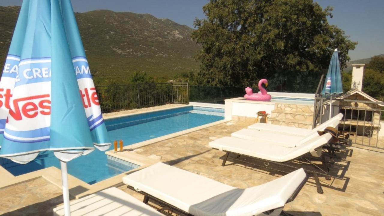Dvori Stipanovi With Heated Pool And Jacuzzi Villa Donje Rascane Bagian luar foto