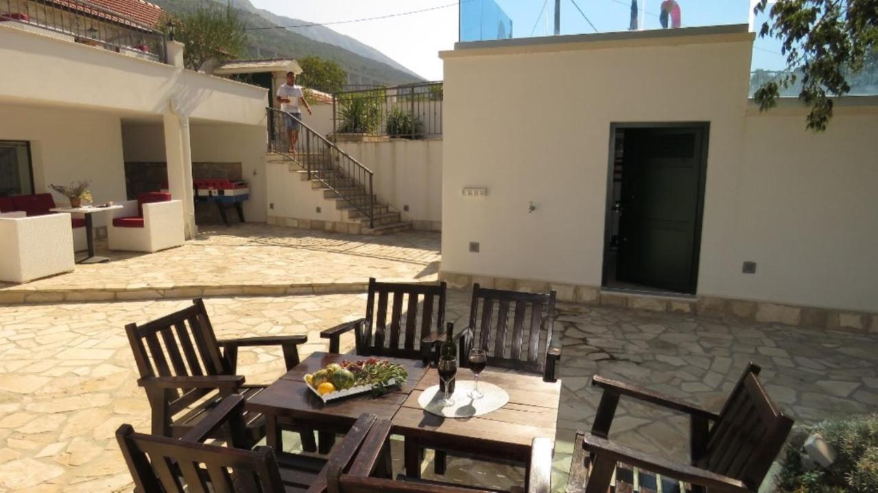 Dvori Stipanovi With Heated Pool And Jacuzzi Villa Donje Rascane Bagian luar foto