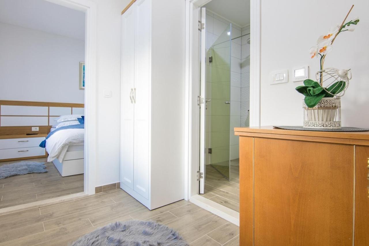 Dvori Stipanovi With Heated Pool And Jacuzzi Villa Donje Rascane Bagian luar foto