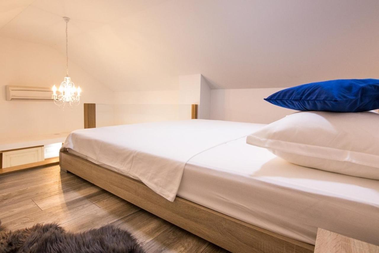 Dvori Stipanovi With Heated Pool And Jacuzzi Villa Donje Rascane Bagian luar foto