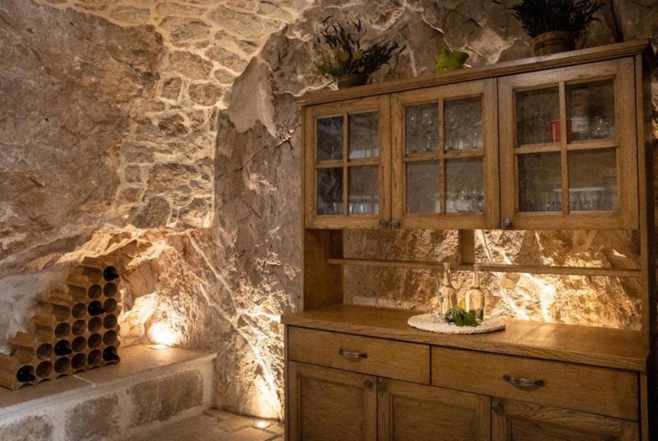 Dvori Stipanovi With Heated Pool And Jacuzzi Villa Donje Rascane Bagian luar foto