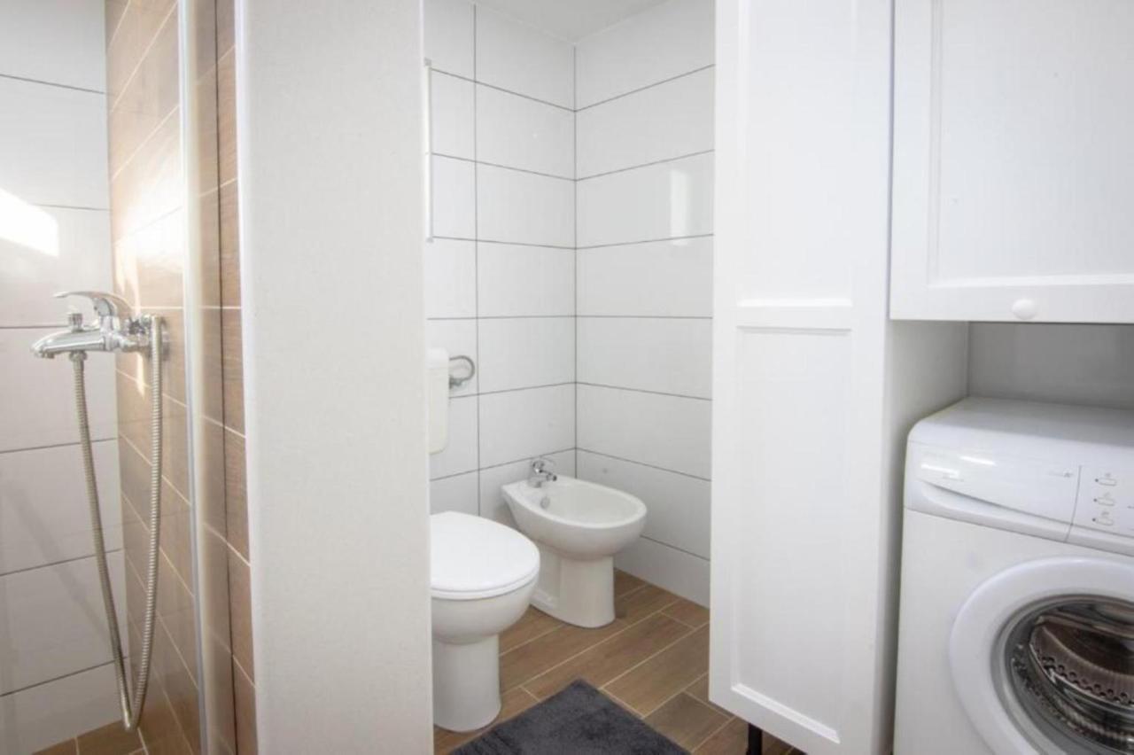 Dvori Stipanovi With Heated Pool And Jacuzzi Villa Donje Rascane Bagian luar foto