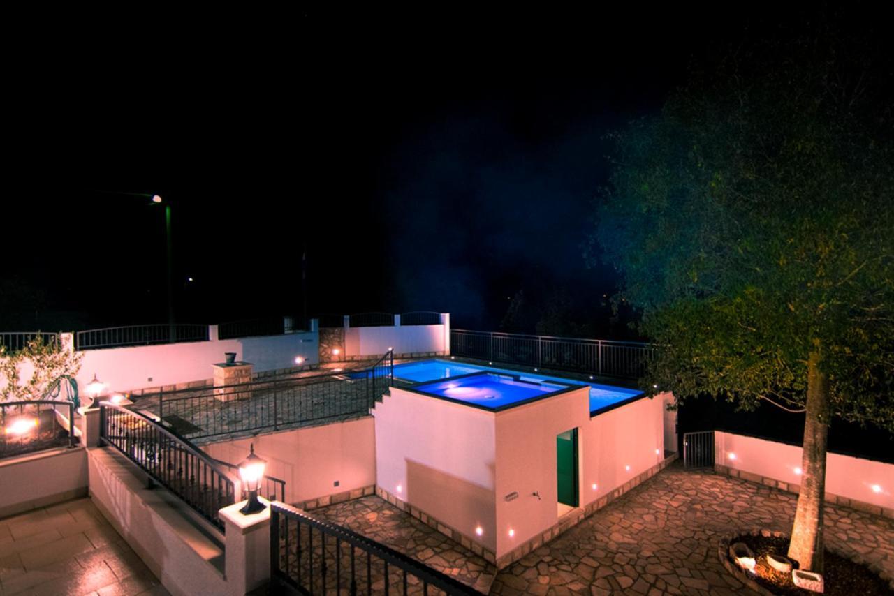Dvori Stipanovi With Heated Pool And Jacuzzi Villa Donje Rascane Bagian luar foto