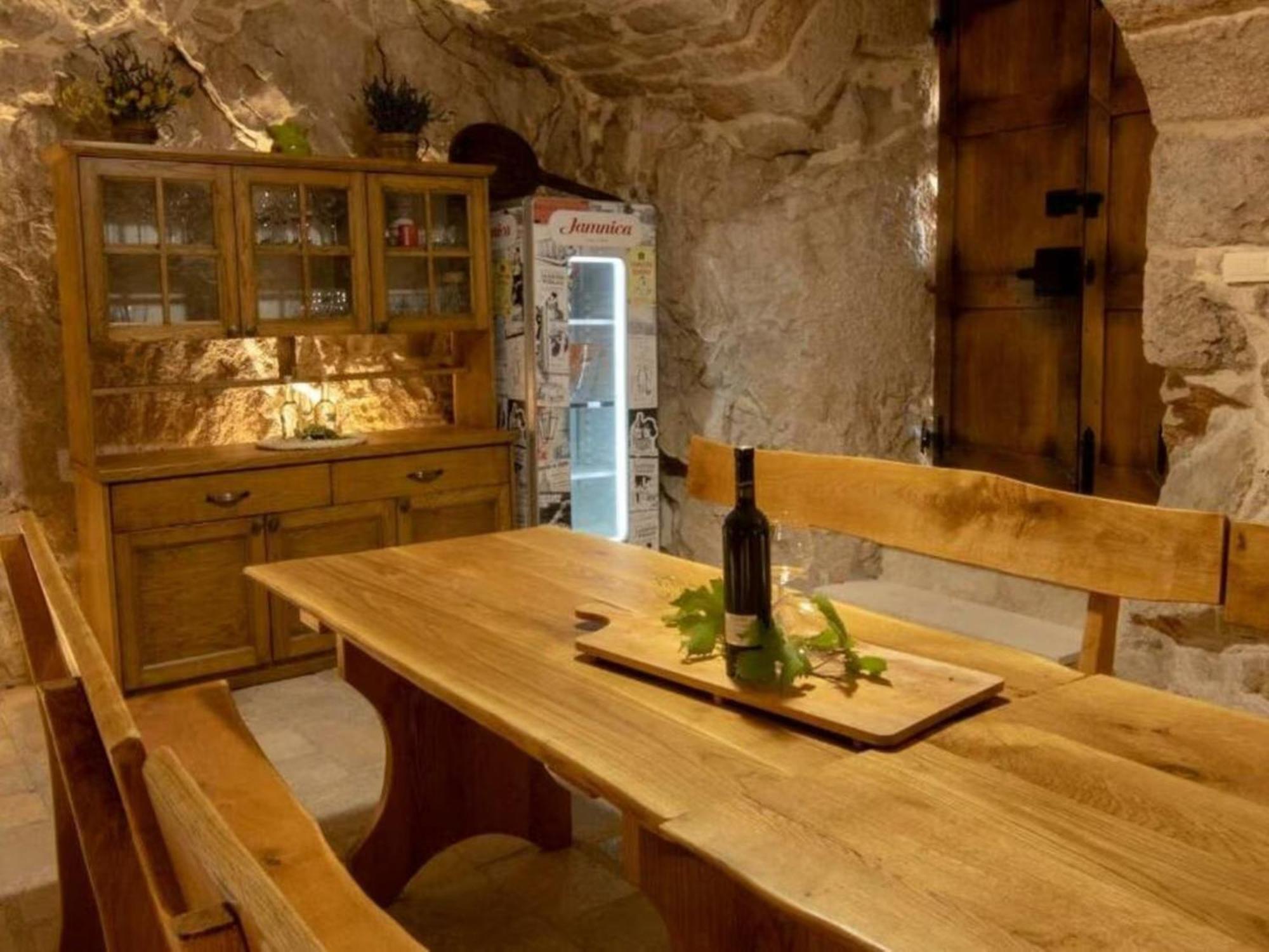 Dvori Stipanovi With Heated Pool And Jacuzzi Villa Donje Rascane Bagian luar foto